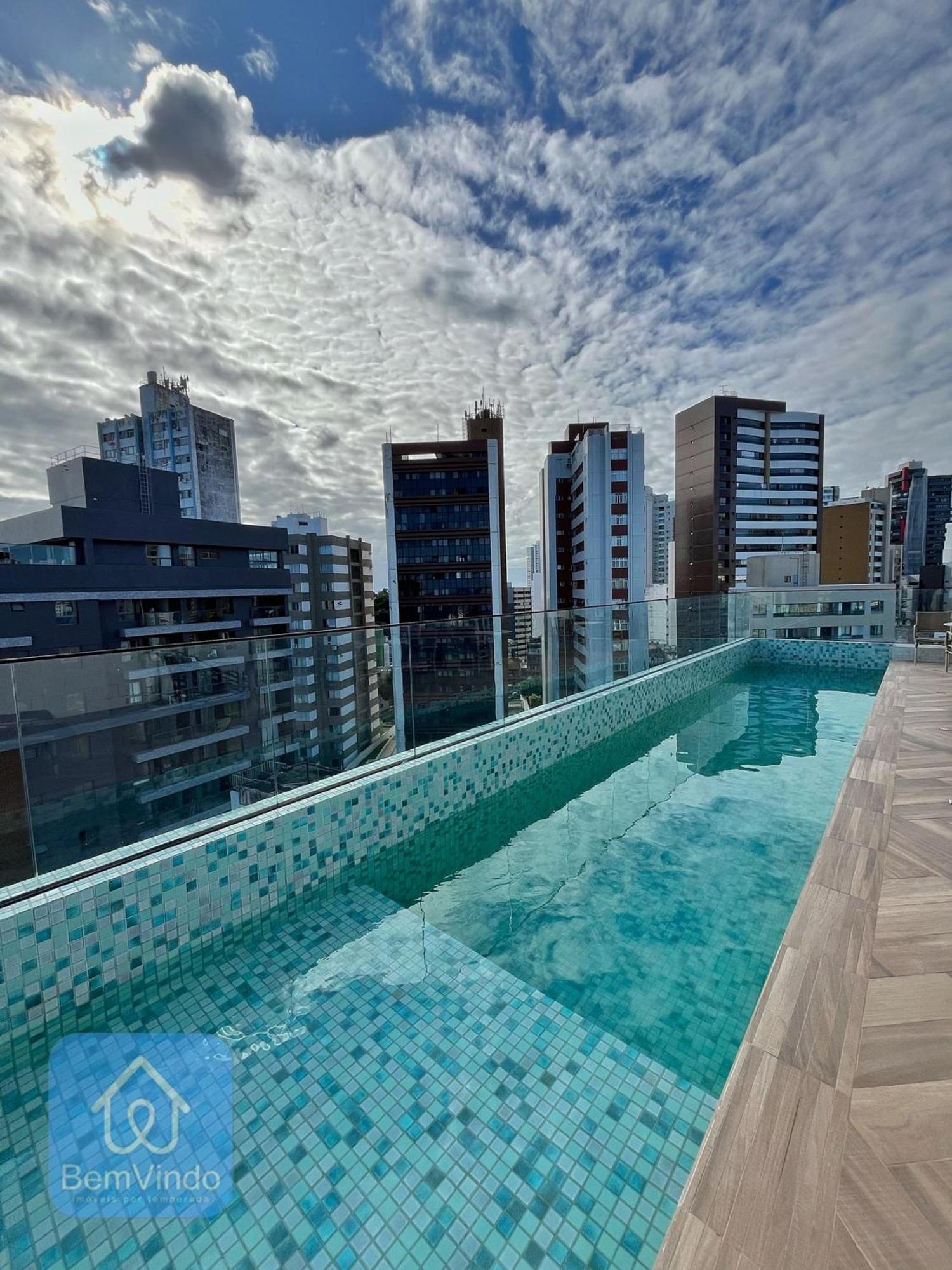 Completo E Confortavel Com Varanda Na Barra Apartamento